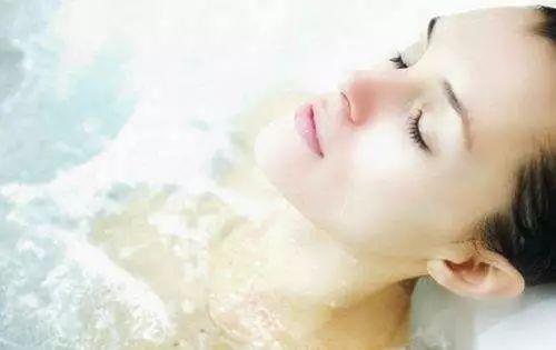 野蔷薇与多金先生,野蔷薇与多金先生的财富传奇